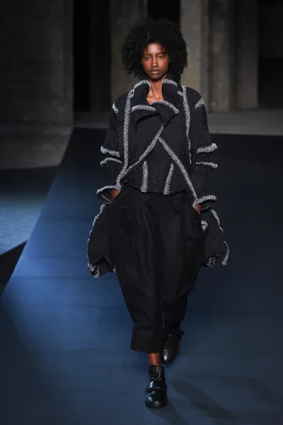 Look 12